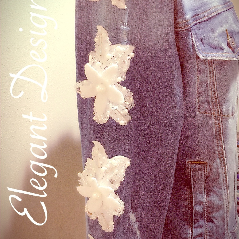 Ladies Denim Jacket w White Flower Appliqué